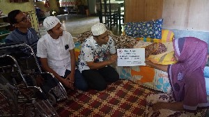 IDI Bireuen Ziarahi Makam dr Fauziah, Kenang 20 Tahun Tragedi Peudada